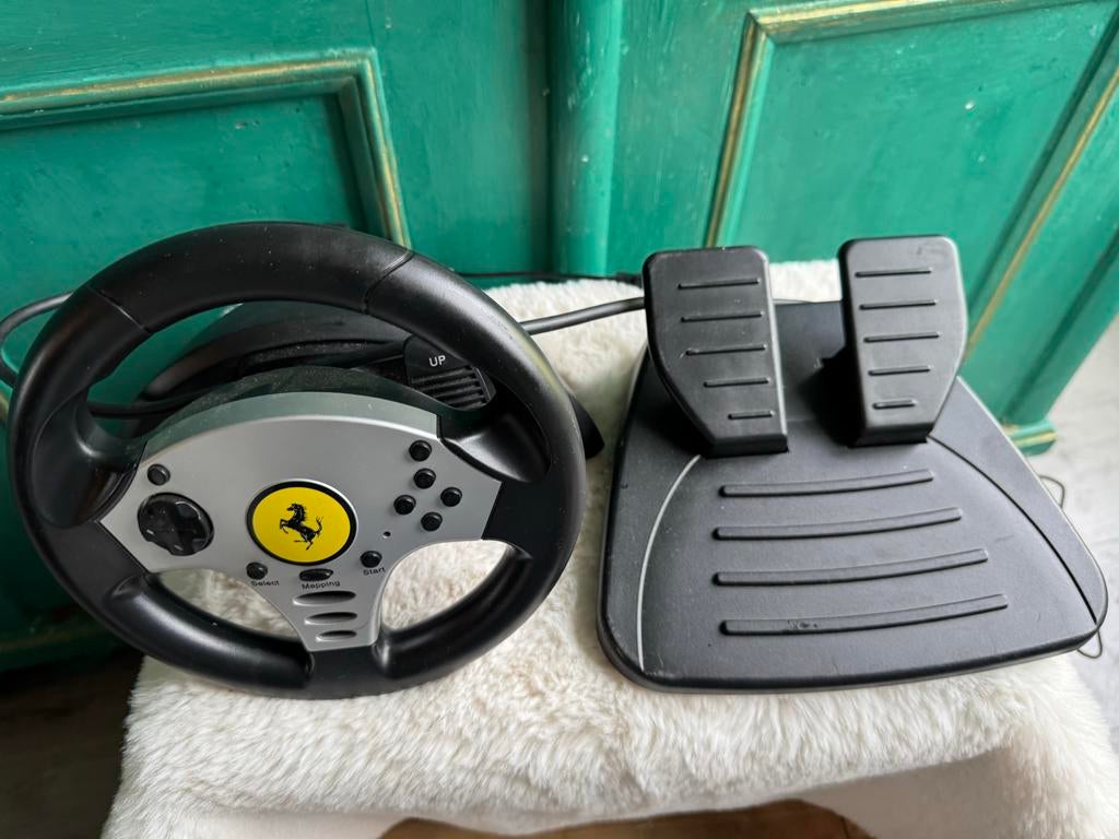 Ferrari Thrustmaster Racestuur + Pedalen PC PS2 PS3, Ophalen of Verzenden, Zo goed als nieuw