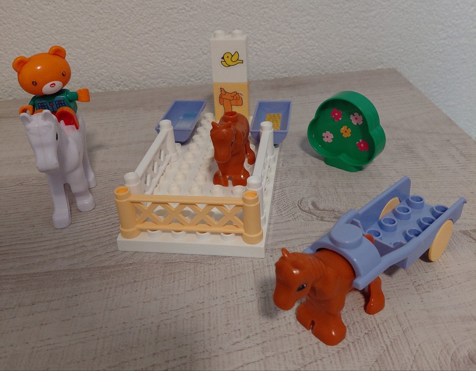 Hello Kitty Paardenstal met paarden en figuur Lego Duplo, Kinderen en Baby's, Ophalen of Verzenden, Gebruikt, Overige merken