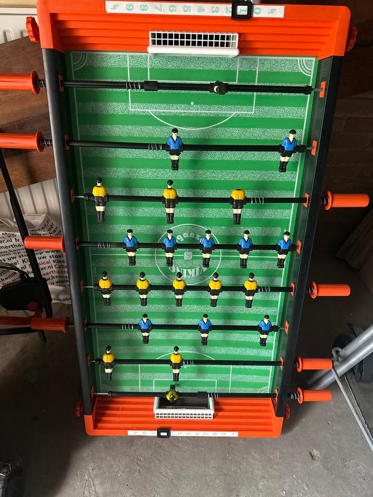 Voetbaltafel met ontbrekend onderdeel poppetje, Ophalen, Gebruikt