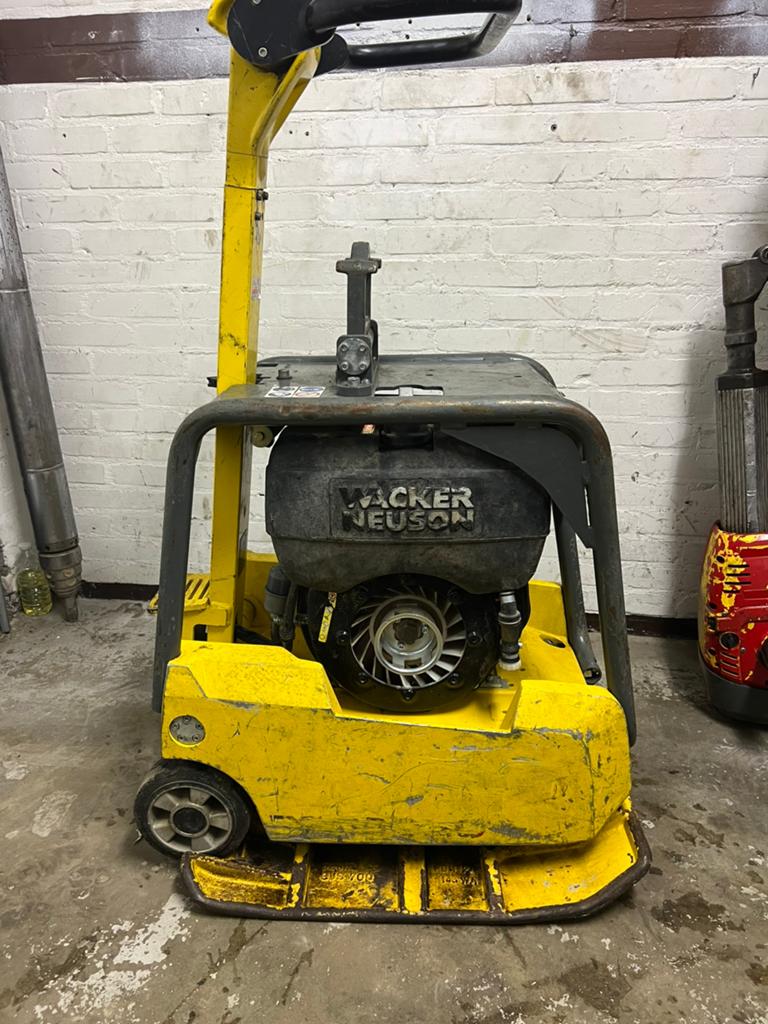 Wacker neuson 3060 trilplaat 2022, Doe-het-zelf en Verbouw, Ophalen of Verzenden, Zo goed als nieuw