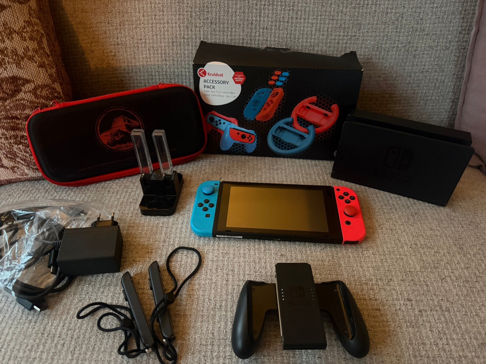 Nintendo Switch V2 2022- zo goed als NIEUW! En met extra’s!, Spelcomputers en Games, Ophalen of Verzenden, Zo goed als nieuw, Met 2 controllers