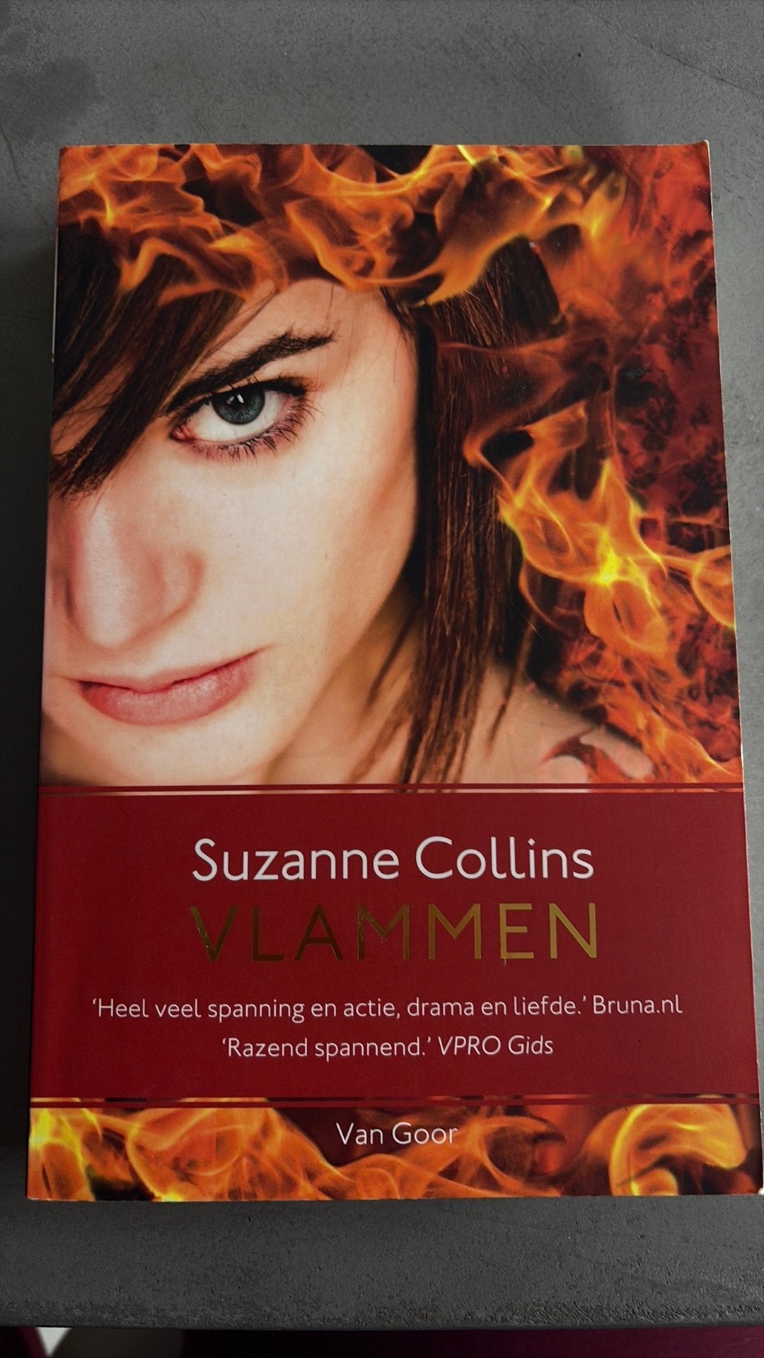 Suzanne Collins - Vlammen, Ophalen of Verzenden, Zo goed als nieuw, Suzanne Collins