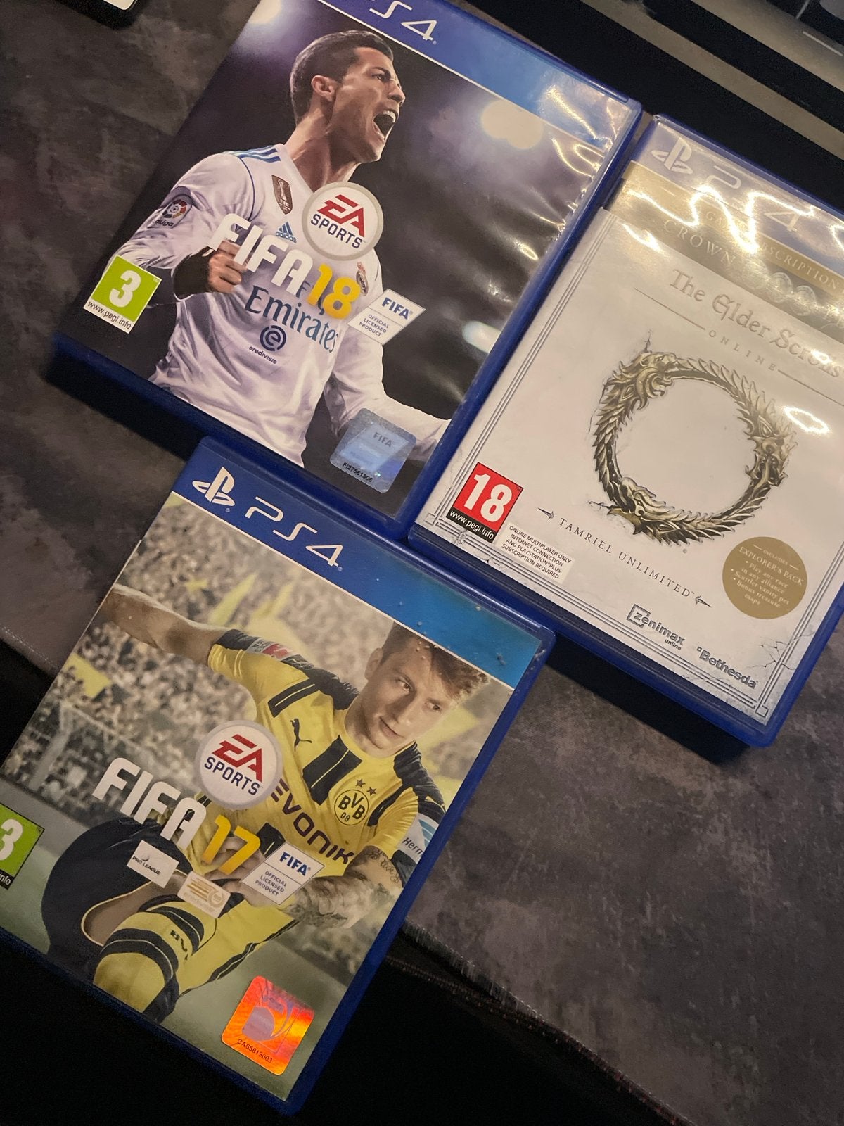 PS4 Games: FIFA 17, FIFA 18 & The Elder Scrolls Online, Ophalen, Gebruikt, Sport, Vanaf 18 jaar