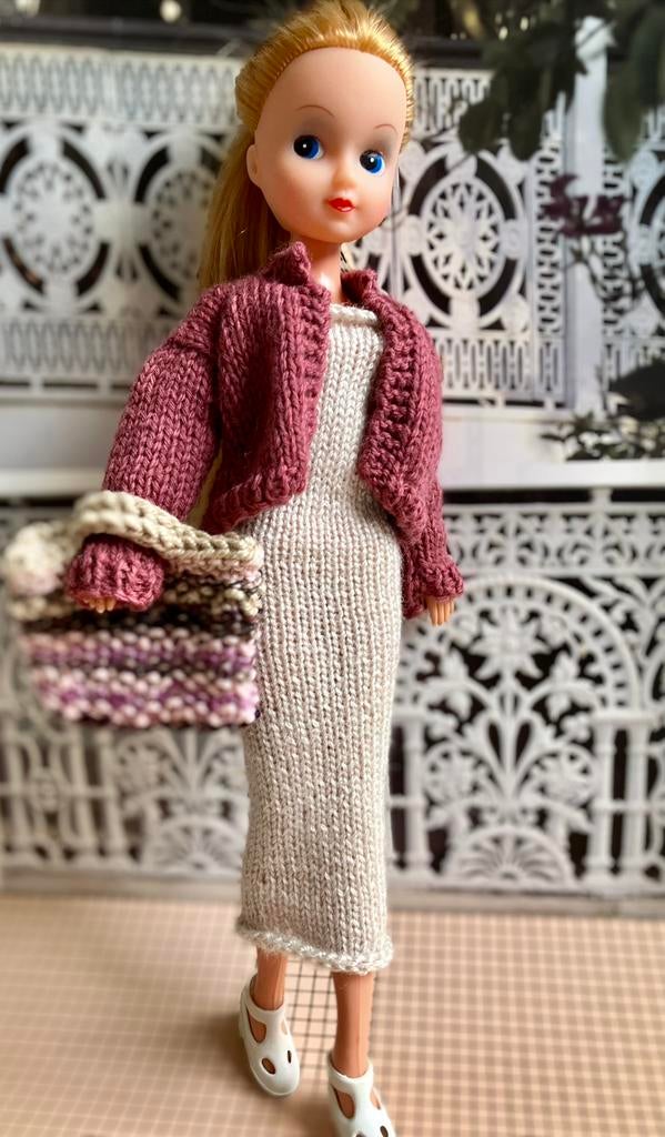 Gebreide barbie kleding, Ophalen of Verzenden, Zo goed als nieuw, Kleertjes