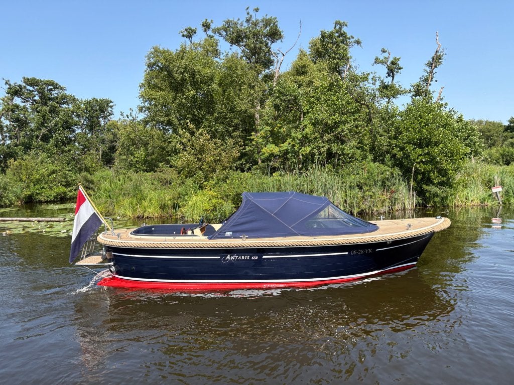 Antaris 650 sport, Zonnedek, Tender, Gebruikt, Binnenboordmotor