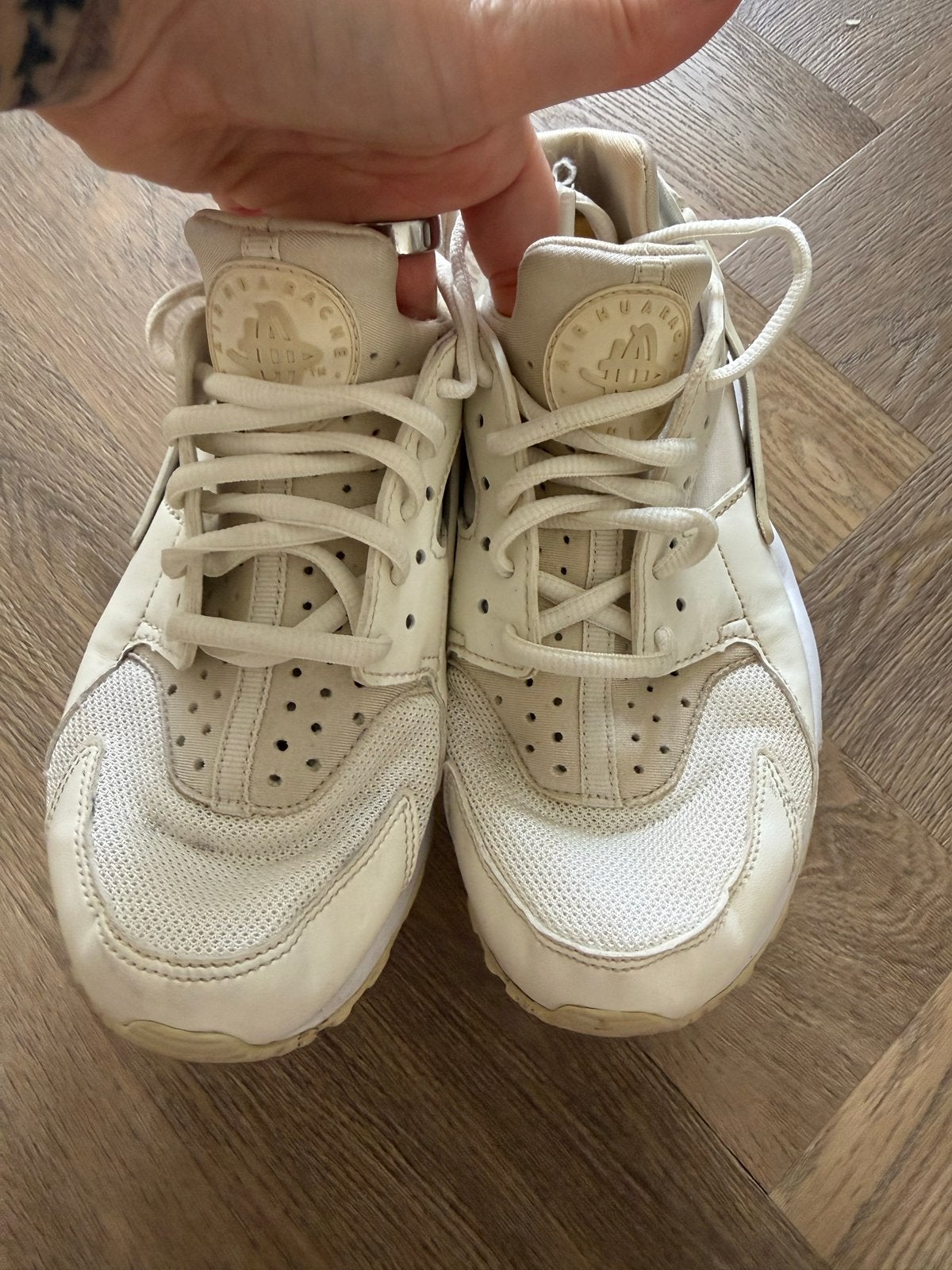 Nike Air Huarache 'Sail Light Bone' - Maat 36,5, Ophalen of Verzenden, Gedragen, Beige, Sneakers of Gympen