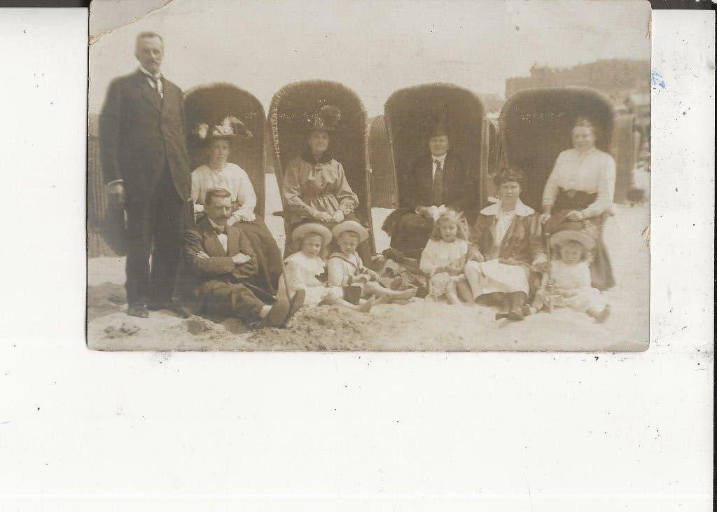 Westland Onbekend Heerlijk gekleed zonnen in badstoelen, Verzamelen, Ansichtkaarten | Nederland, Ophalen of Verzenden, Voor 1920