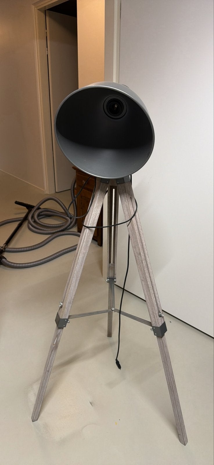 Verstelbare vloerlamp met houten statief, Ophalen, 100 tot 150 cm, E27 (groot), Zo goed als nieuw