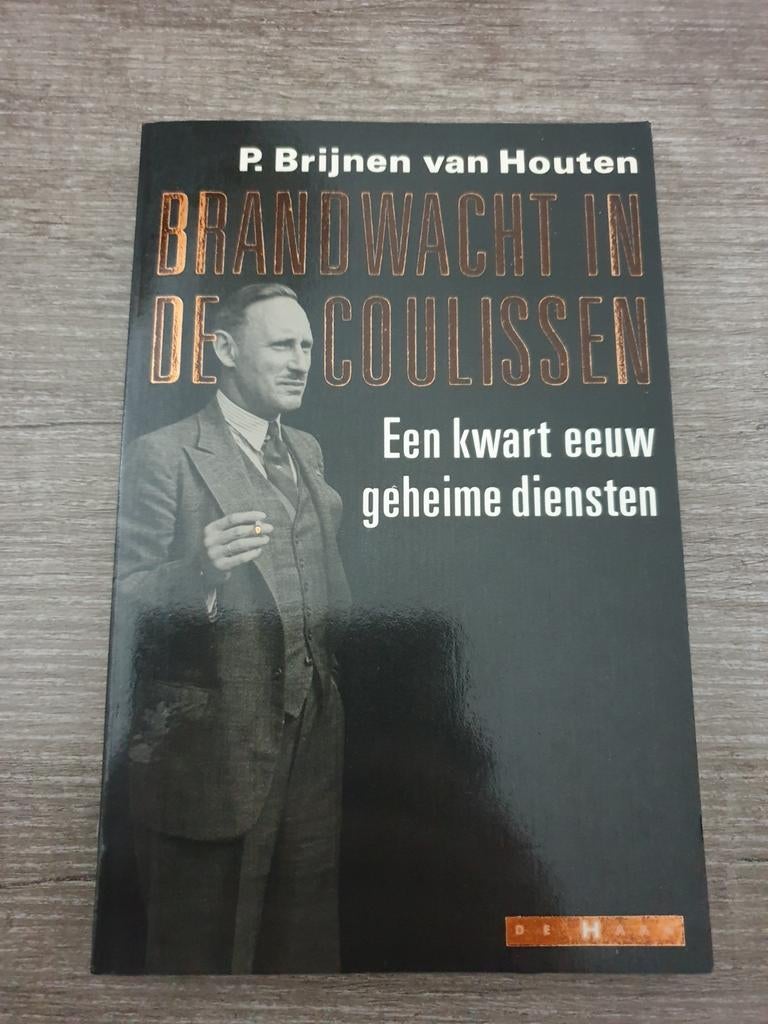 Brandwacht in de Coulissen - P. Brijnen van Houten, Ophalen of Verzenden, Gelezen, P. Brijnen van Houten