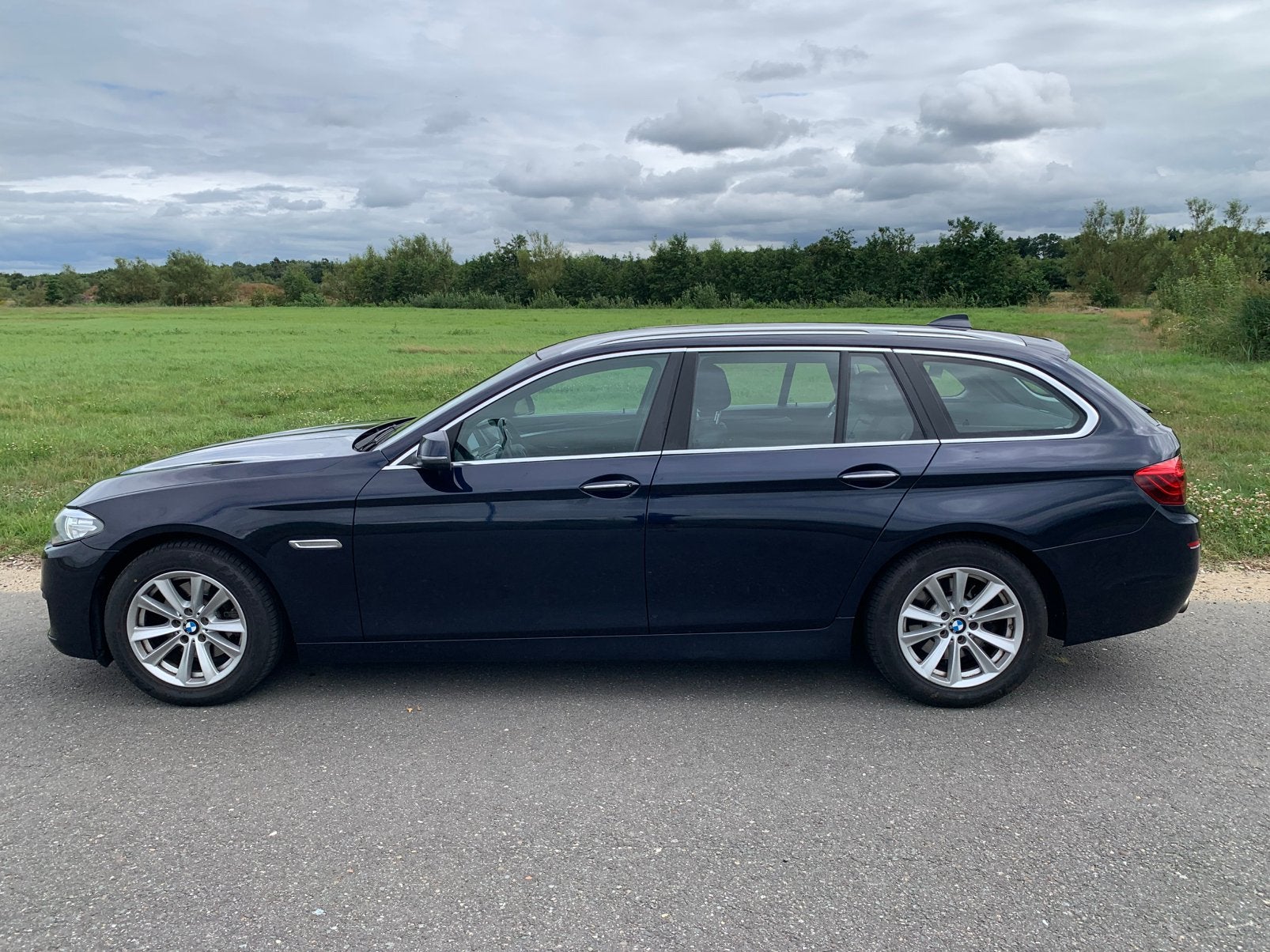 BMW 5-Serie 520i Aut8 2015 nw distributie ketting en balgen, Achterwielaandrijving, 4 cilinders, 2000 kg, Blauw