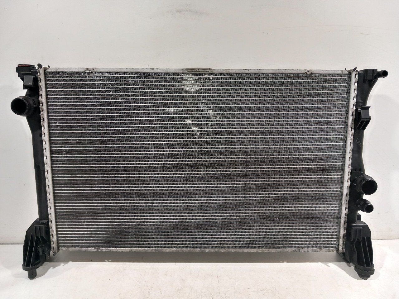 Radiateur Mercedes-Benz Vito, Onderdelen@venauto.nl, Van der Ven Autorecycling B.V., Gebruikt, Ettenseweg 76, 4706 PB Roosendaal, The Netherlands
