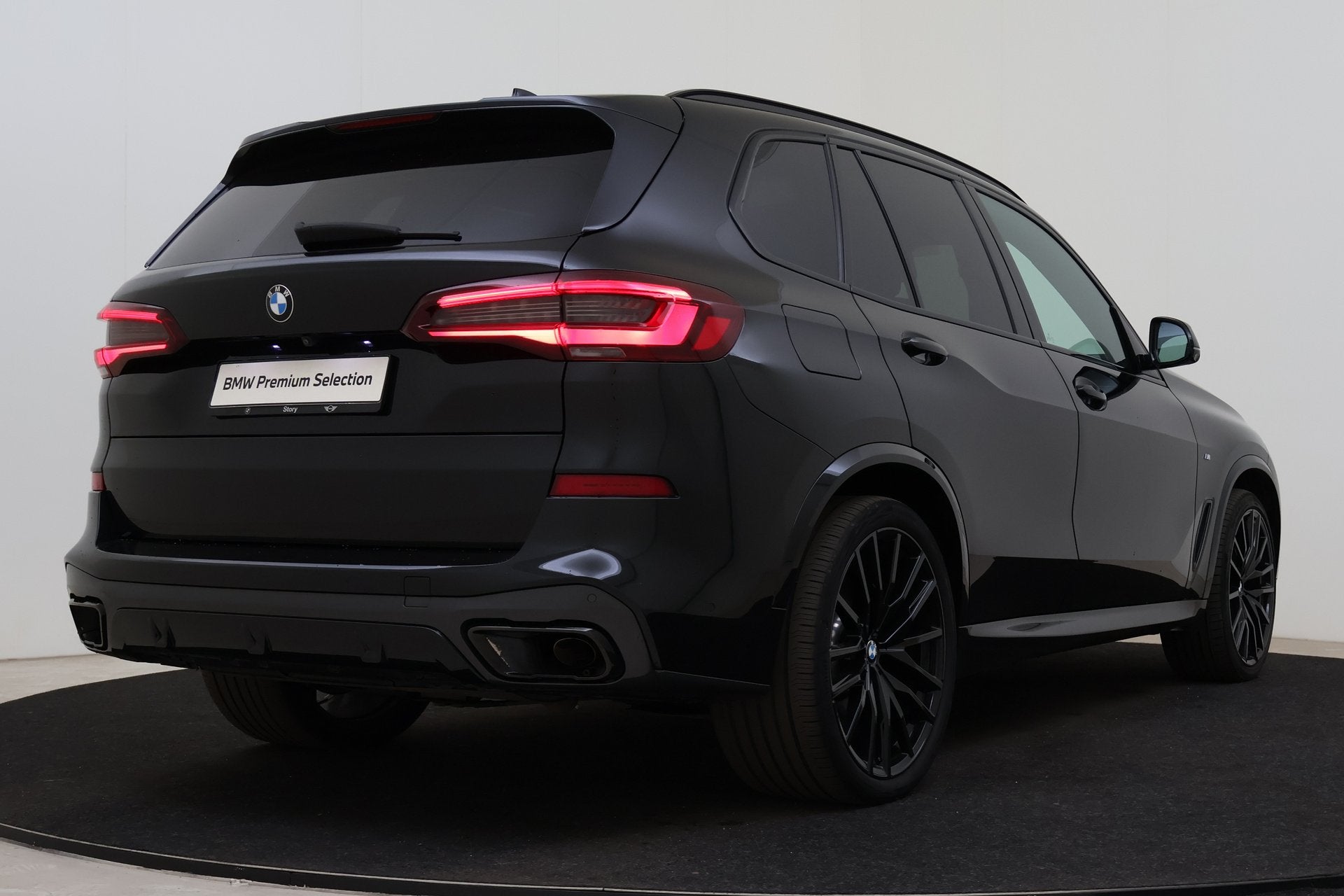 BMW X5 xDrive45e High Executive M Sport Automaat / Panoramad, Auto's, Dealer onderhouden, Gebruikt, 394 pk, Met garantie (alle)