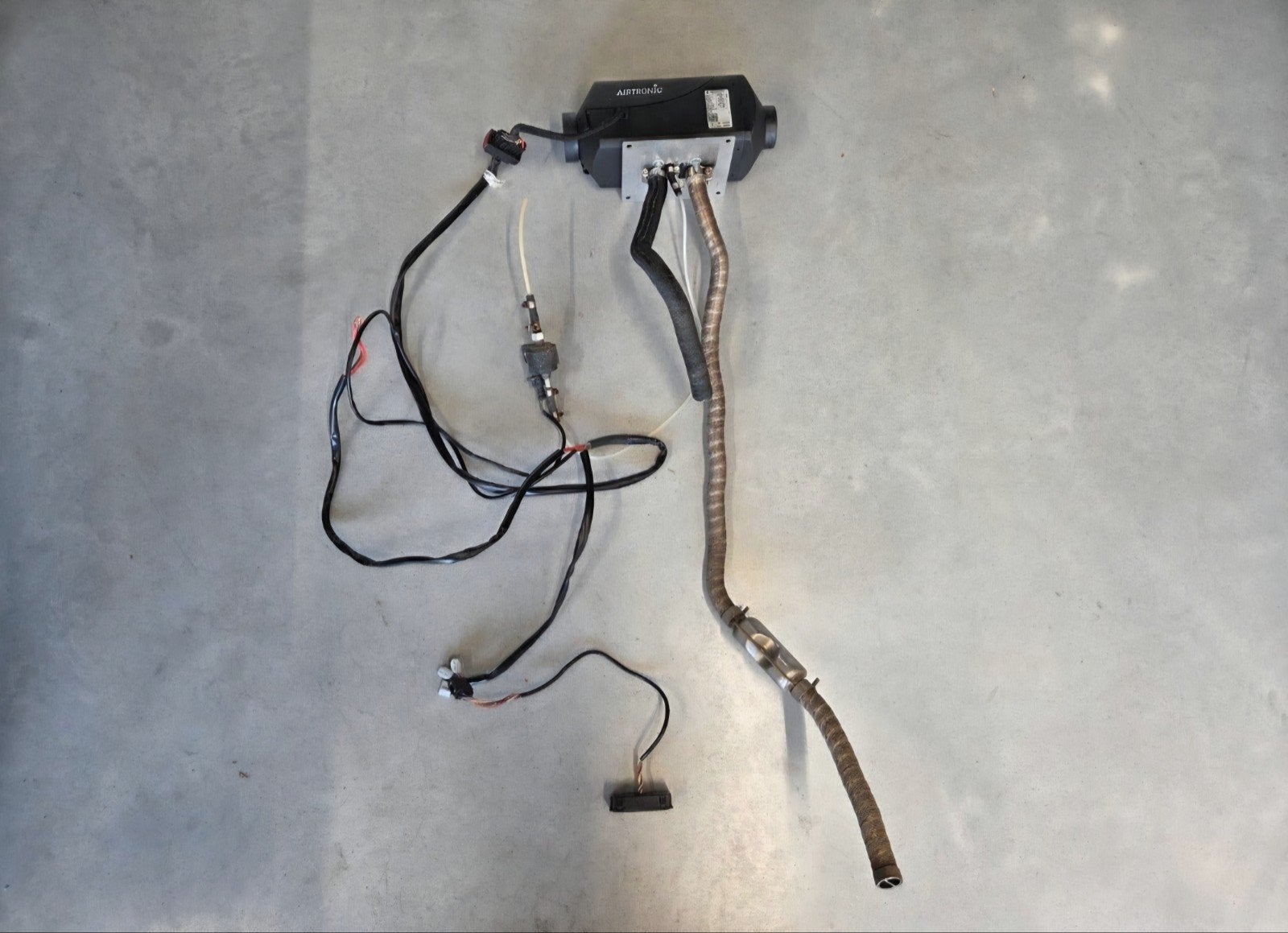 Airtronic Eberspacher D2 12v standkachel
Werkend bij ons te, Ophalen