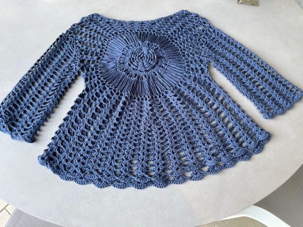 Nieuwe blauwe opengewerkte gehaakte trui, mt M, Verzenden, Nieuw, Maat 38/40 (M), Blauw