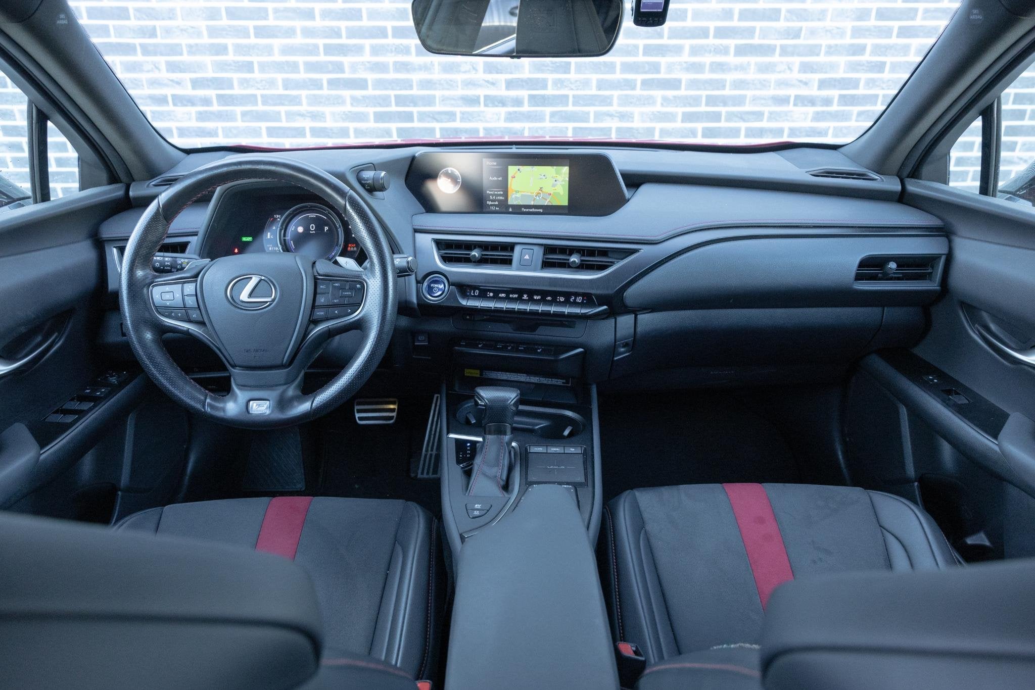 Lexus UX 250h F Sport First Edition | Triple LED Koplampen |, Auto's, Dealer onderhouden, Stof, Gebruikt, 4 cilinders