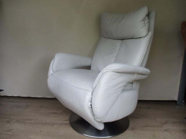 NIEUWSTAAT Himolla sta-op relaxfauteuil lichtgrijs leder XXL, Ophalen, 75 tot 100 cm, Leer, Zo goed als nieuw