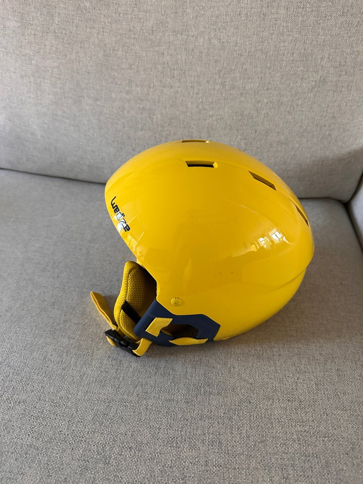 Gele Wed'ze skihelm - Zo goed als nieuw, Sport en Fitness, Skiën en Langlaufen, Overige typen, Zo goed als nieuw, Skiën, Ophalen