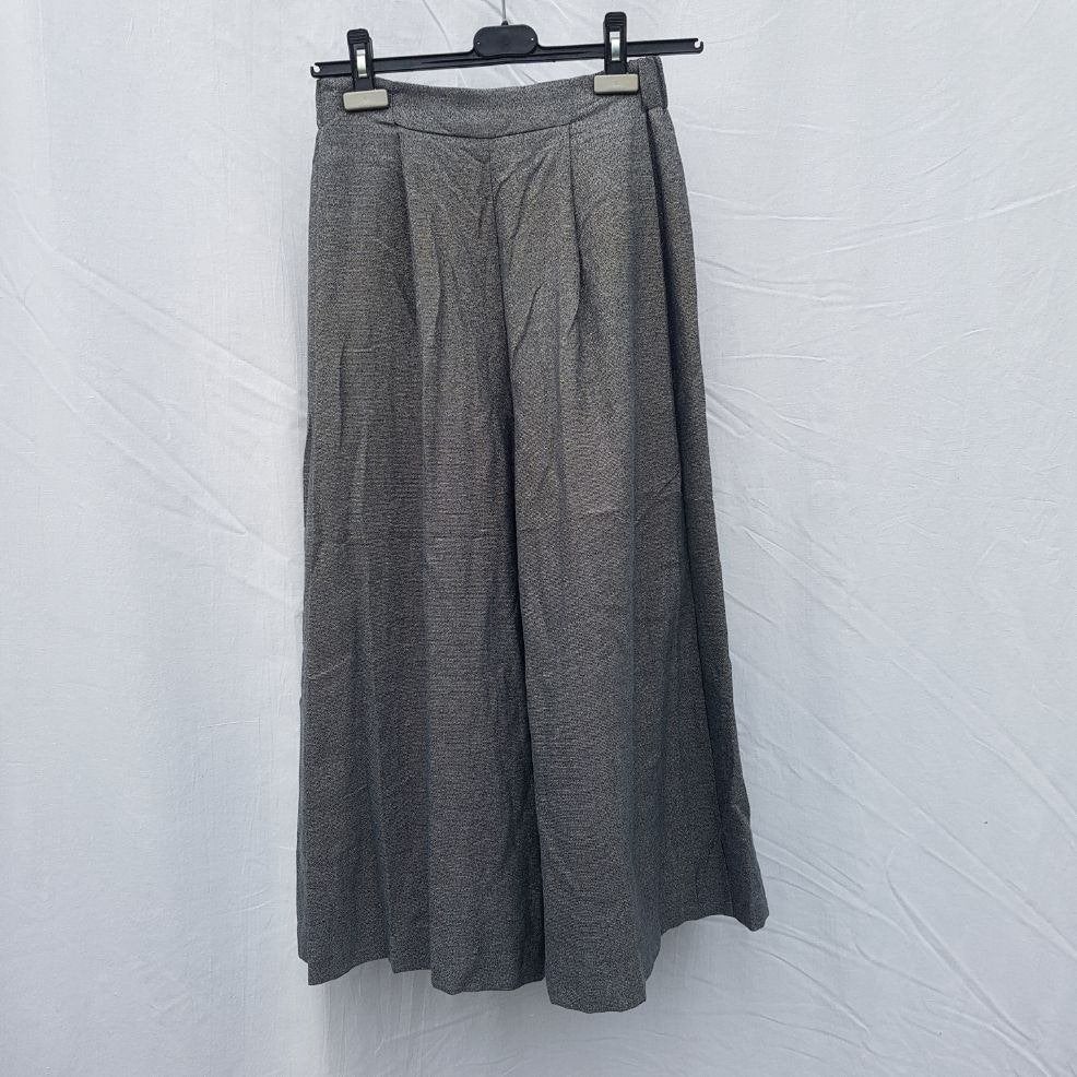 Aparte zilveren dames broek 3/4 mt S merk Zara, ., Ophalen of Verzenden, Zo goed als nieuw, Driekwart