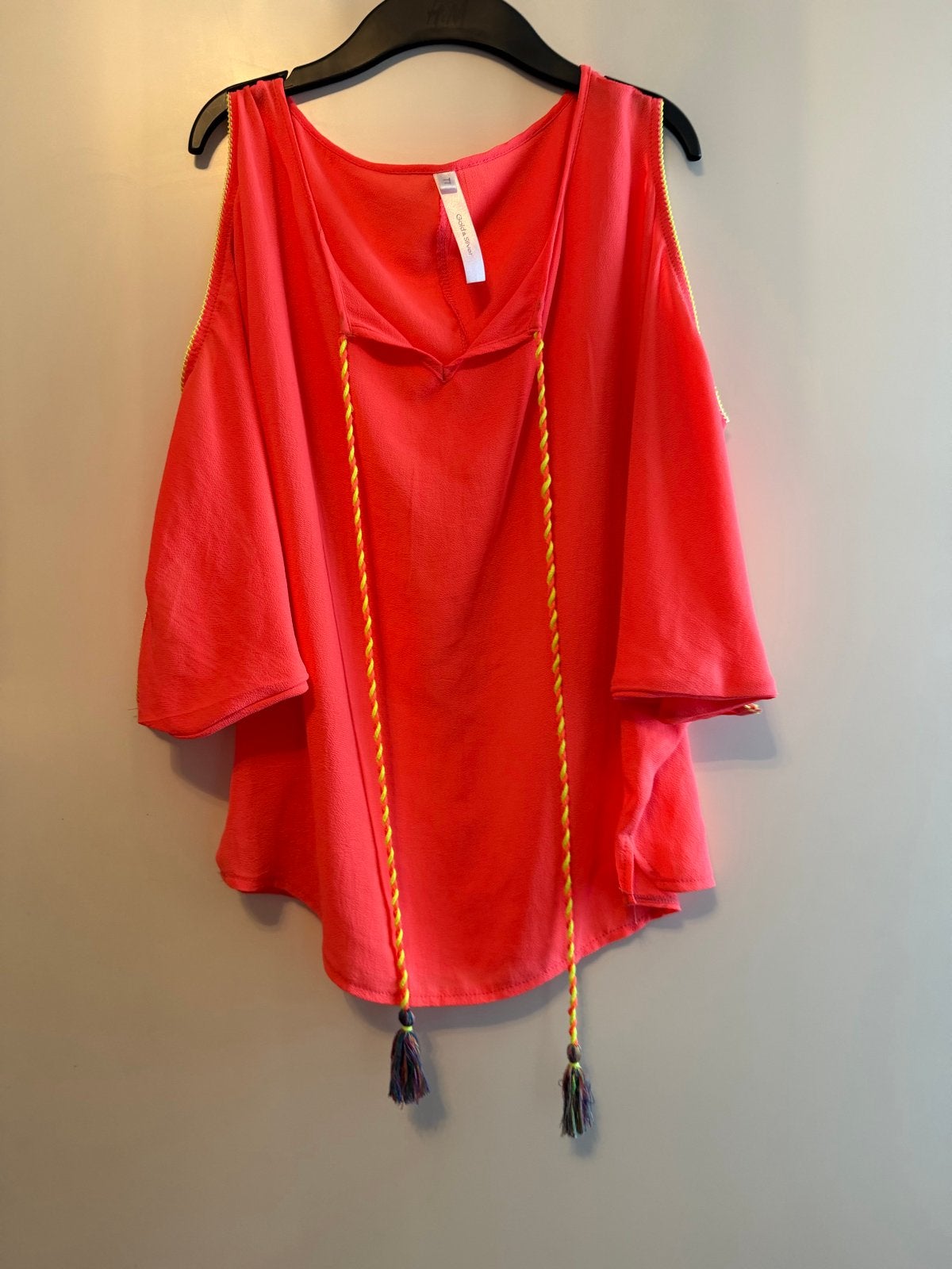 Neon Koraalroze Cold Shoulder Top met Kwastjes in maat m/l, Kleding | Dames, Maat 38/40 (M), Oranje, Ophalen of Verzenden, Zo goed als nieuw