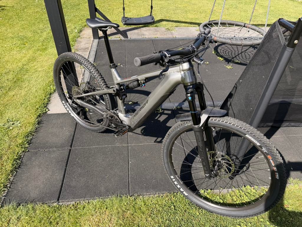Merida eONE-FORTY 475 – Gunmetal Grey | Zo goed als nieuw, Fietsen en Brommers, Fietsen | Mountainbikes en ATB, Ophalen of Verzenden