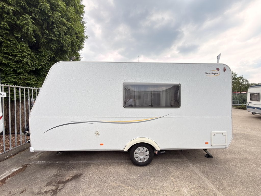 Sunlight Njoy 42 D Met mover en voortent en fietsendrager, Sunlight, Bedrijf, 4 tot 5 meter, Overige