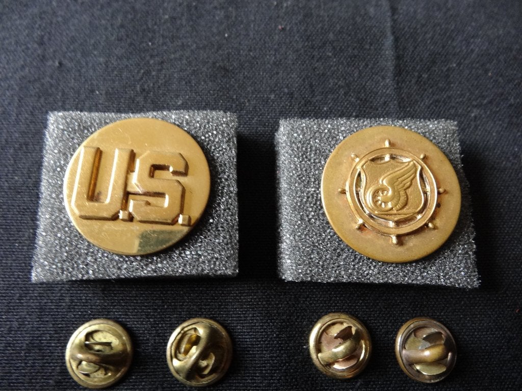 US Army Collar Discs Transportation, Verzamelen, Militaria | Tweede Wereldoorlog, Ophalen of Verzenden, Landmacht, Amerika, Embleem of Badge