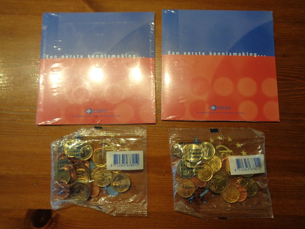 3 mapjes euro munten en 2 zakjes euro munten *lees, Postzegels en Munten, Munten | Nederland, Verzenden, Koningin Beatrix, Euro's