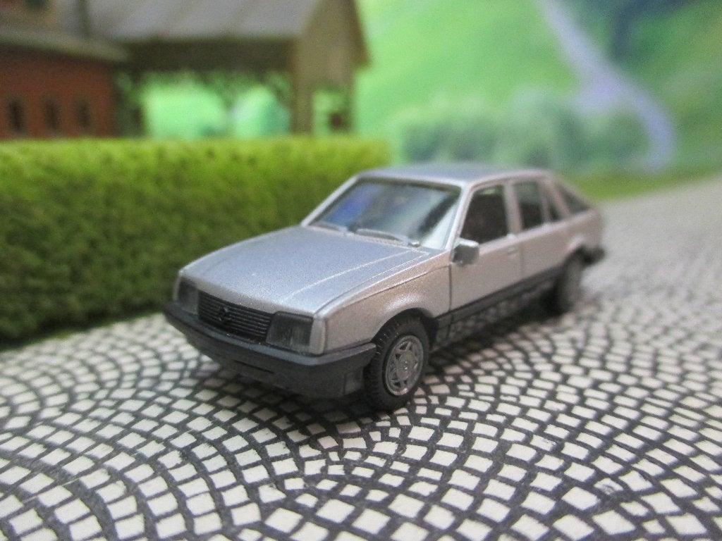 Opel Ascona C CC SR Hatchback - Herpa metallic-zilvergrijs, Hobby en Vrije tijd, Ophalen of Verzenden, Zo goed als nieuw, Auto