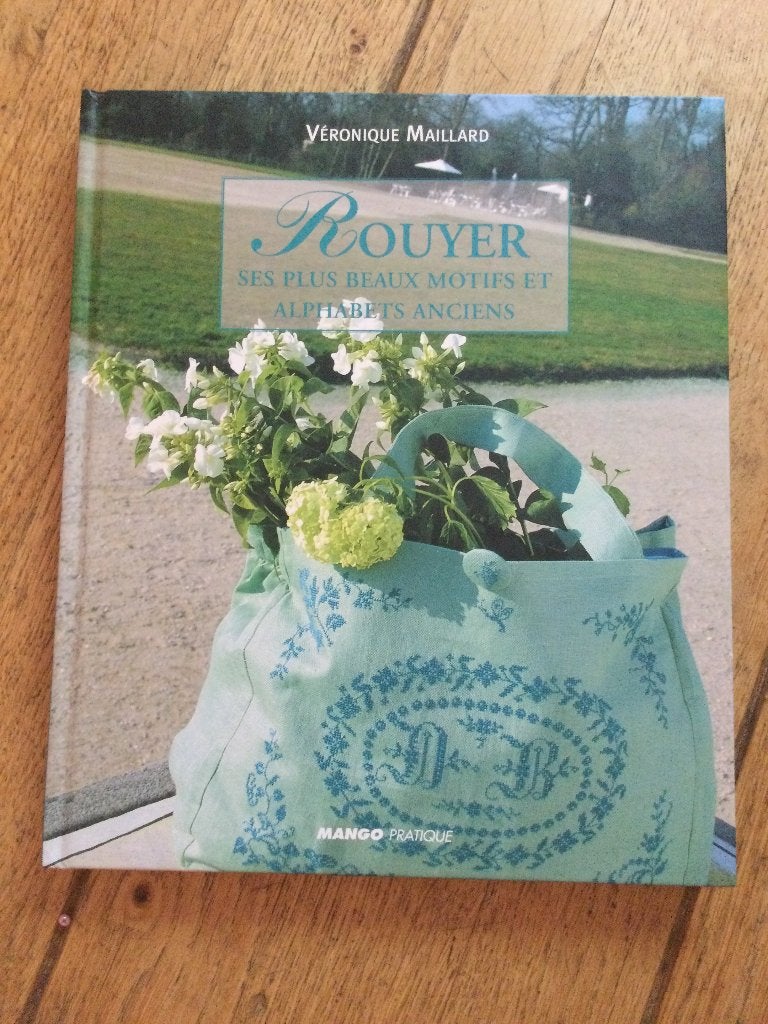 Rouyer: Ses plus beaux motifs et alplhabets ancien, Ophalen of Verzenden, Zo goed als nieuw, Handborduren, Patroon