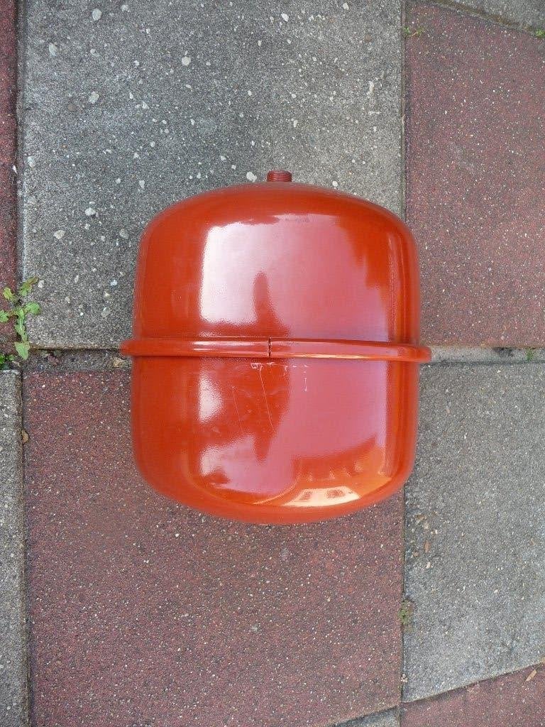 een goede Expansievat - Verwarming zie foto's, Doe-het-zelf en Verbouw, Verwarming en Radiatoren, Gebruikt, Overige typen, Minder dan 60 cm