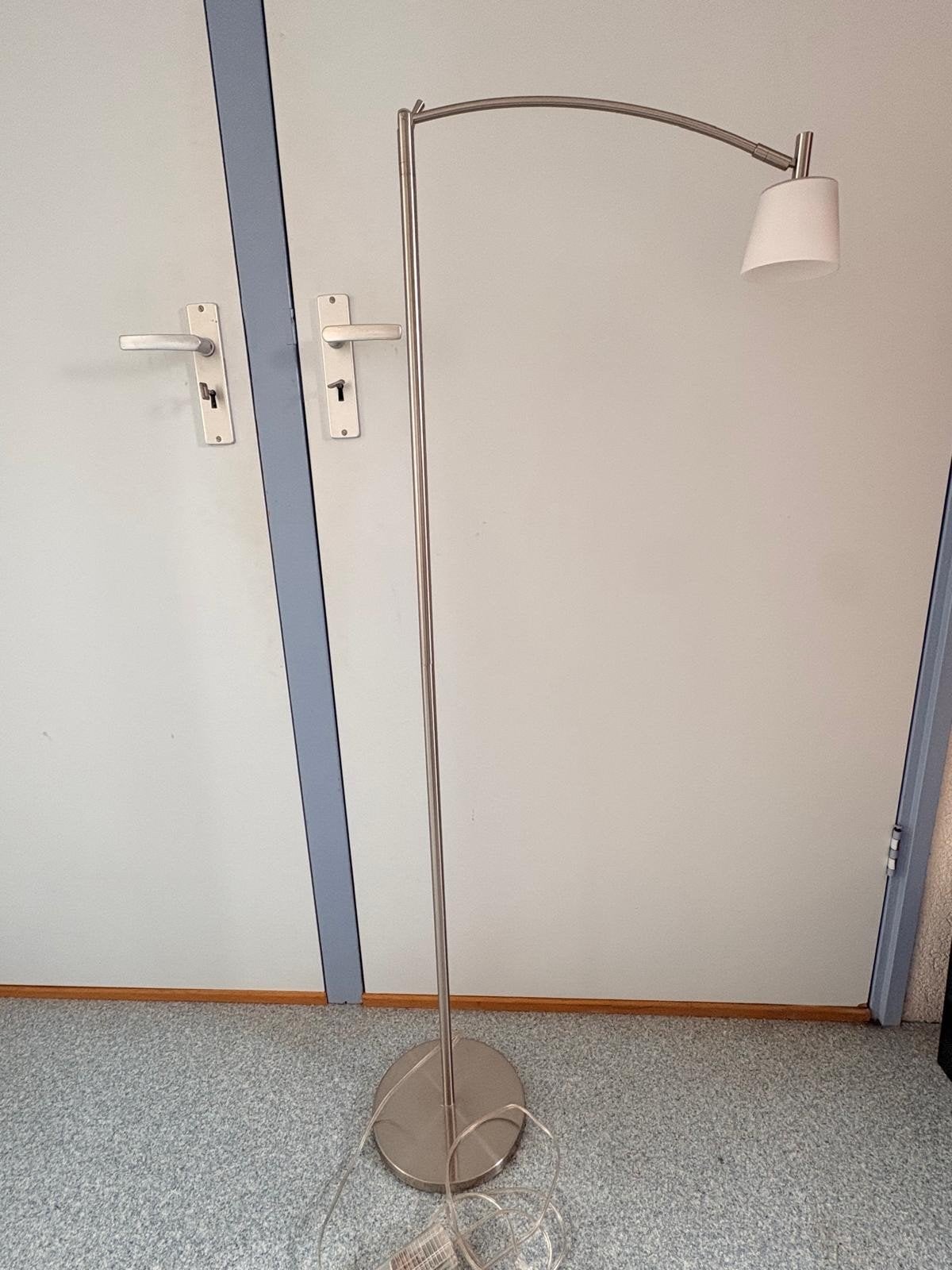 ikea vloerlamp metaal en wit matglas, Ophalen, Zo goed als nieuw, Metaal, 150 tot 200 cm