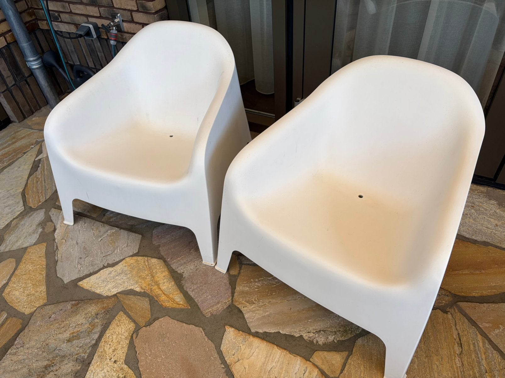 2 witte Skarpö stoelen Ikea, Tuin en Terras, Tuinstoelen, Ophalen, Gebruikt, Kunststof, Stapelbaar