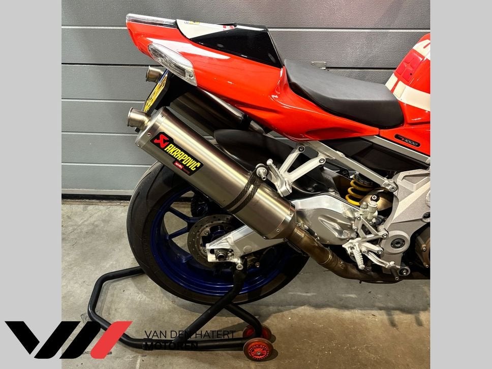 APRILIA TUONO 1000 R #Akrapovic #Goed onderhouden, 2 cilinders, Motorrijbewijs A, Bedrijf, Onbekend