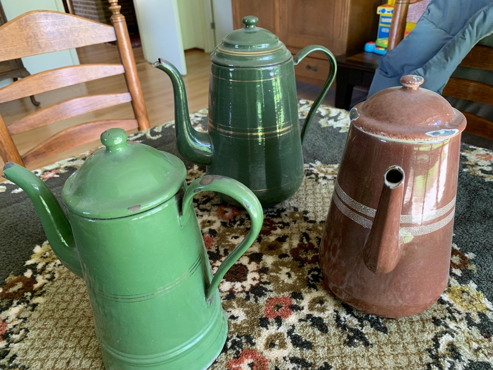 Set van 3 Vintage Emaille Koffiepotten - Groen & Bruin, Ophalen