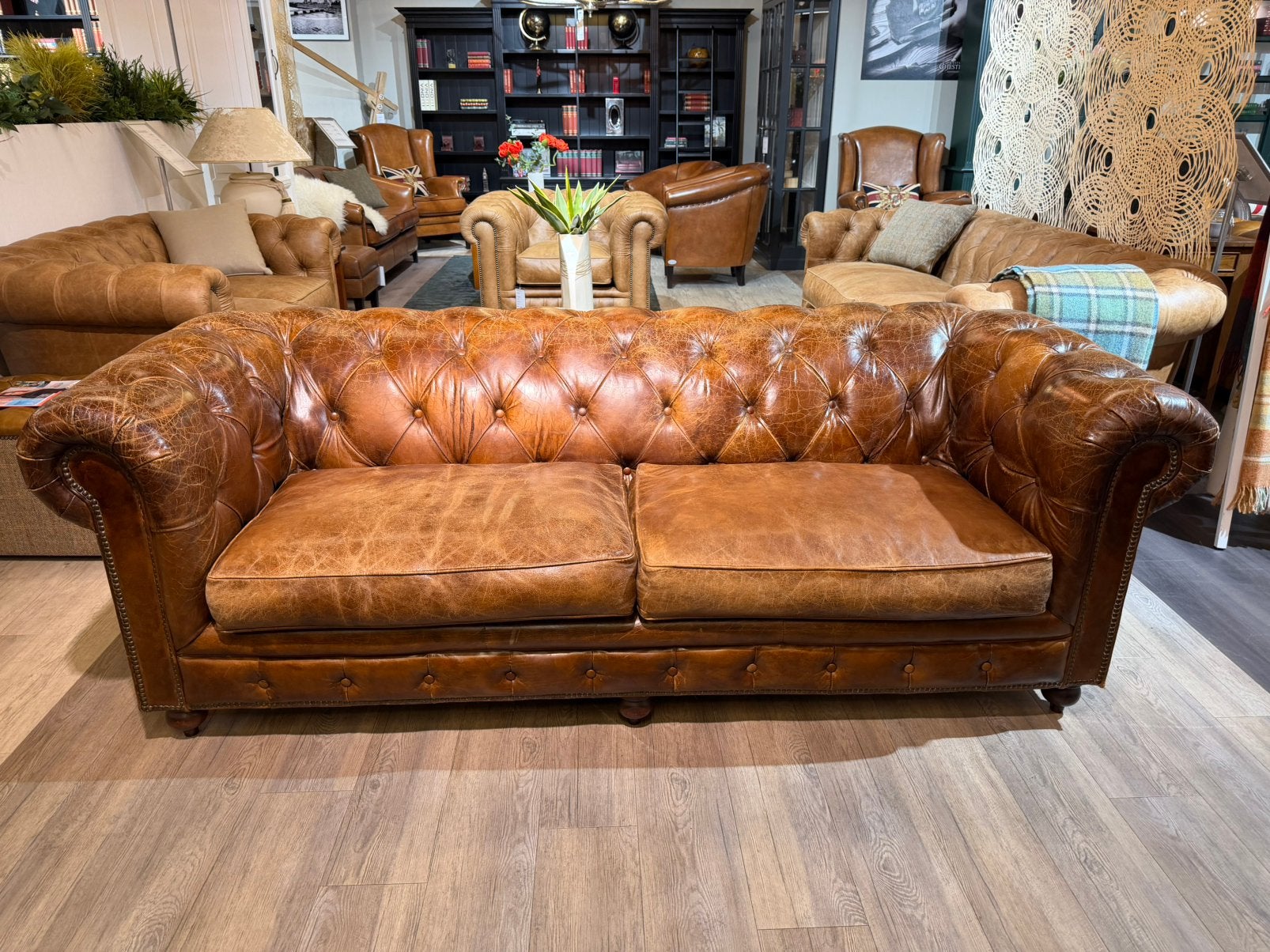 Stoere Vintage chesterfield 3 zits bank generfd cognac leer, Ophalen of Verzenden