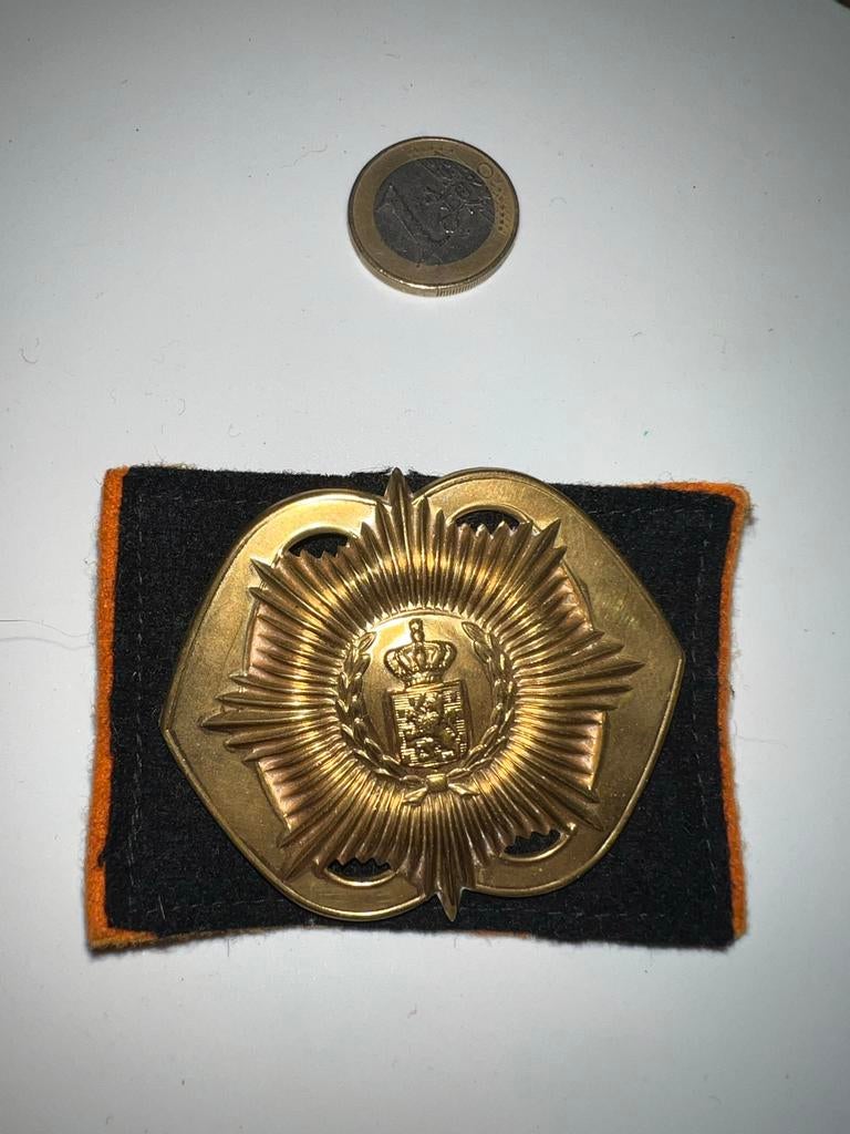 Baret embleem Regiment Van Heutsz - Koninklijke Landmacht, Ophalen of Verzenden, Landmacht, Nederland, Embleem of Badge