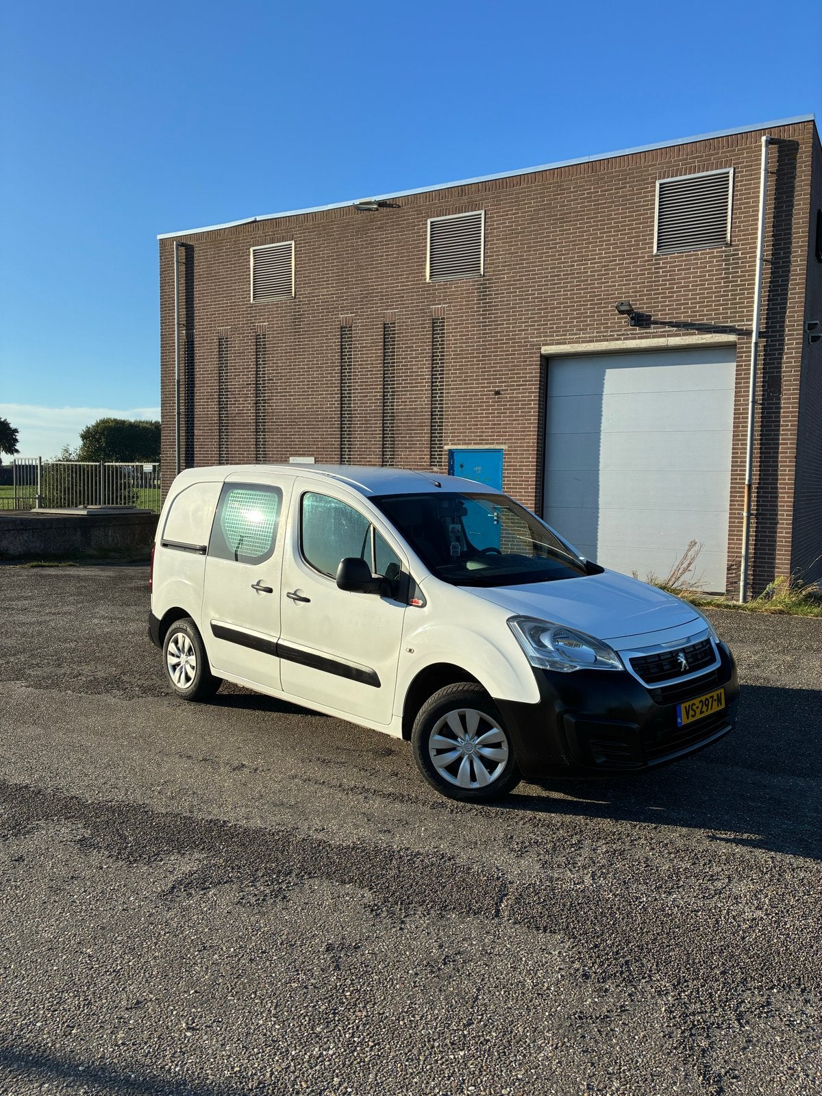 Peugeot Partner 1.6 HDI 100pk 2016 (MARGE), Auto's, 680 kg, 4 cilinders, Origineel Nederlands, Diesel