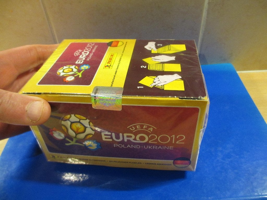 Panini Euro 2012 UEFA  voetbalplaatjes box polen ukraine, Ophalen of Verzenden, Nieuw, Buitenlandse clubs, Poster, Plaatje of Sticker