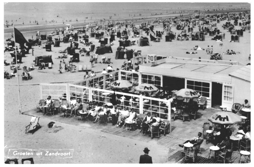 700042 Zandvoort 1968 Strandpaviljoen 10 Gelopen Wederopbouw, Verzamelen, Ansichtkaarten | Nederland, Gelopen, Noord-Holland, 1960 tot 1980
