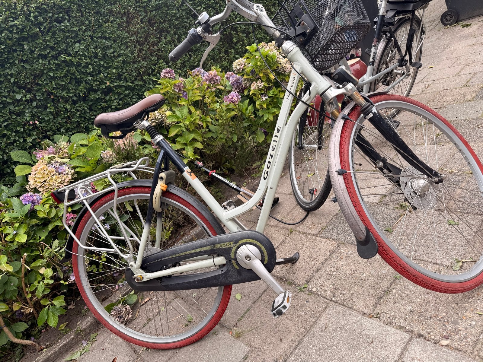 Gazelle damesfiets met mand en bagagedrager, Ophalen, Versnellingen, Gazelle, Trommelrem
