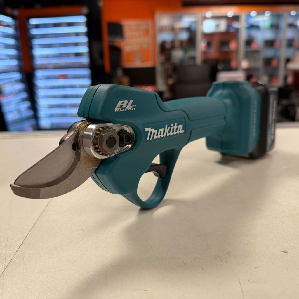 Makita UP100DSMJ Accu Snoeischaar Set 12V 4.0Ah Li-I | Nieuw, Makita, Zo goed als nieuw, Support@makita.com, Makita Corporation, 3-11-8, Sumiyoshi-cho, 
Anjo, Aichi 446-8502
Japan
