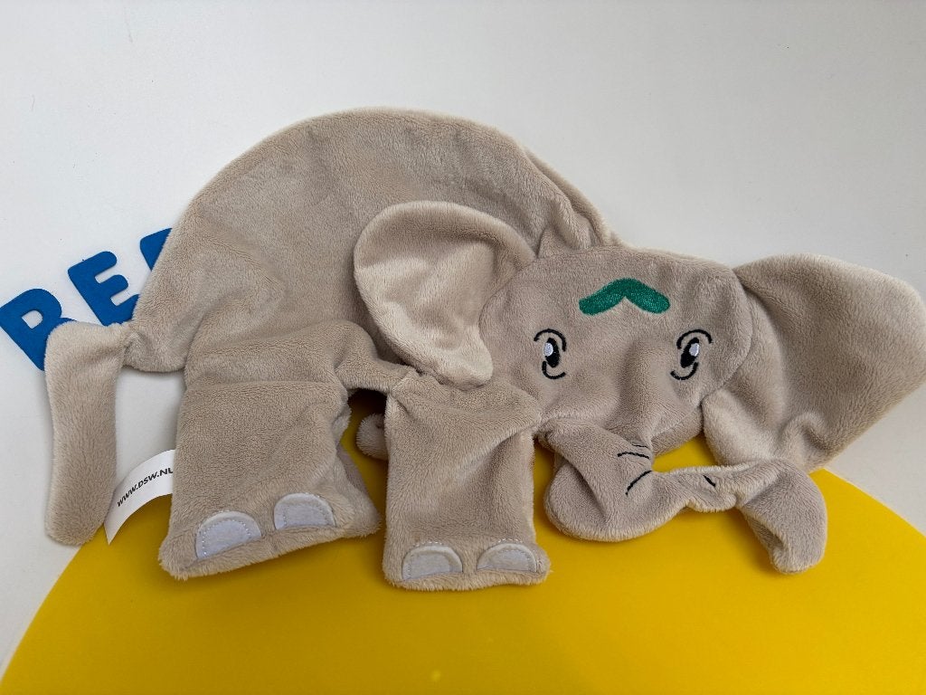 K1898 DSW natalis olifant, Kinderen en Baby's, Speelgoed | Knuffels en Pluche, Ophalen of Verzenden, Zo goed als nieuw, Overige typen
