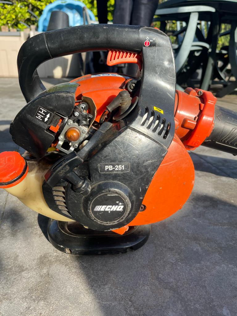 Echo PB-251 Bladblazer - Start prima, maar loopt niet lekker, Tuin en Terras, Bladblazers, Gebruikt, Handgedragen, Benzine, Ophalen