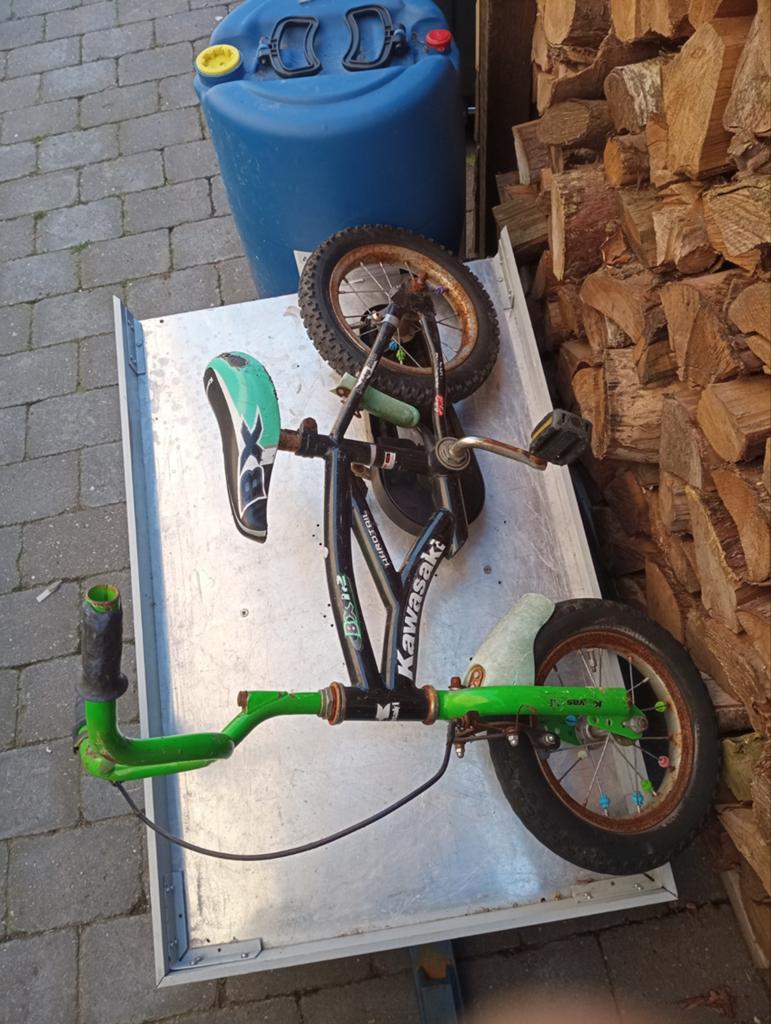 Peuter fiets klein, Ophalen