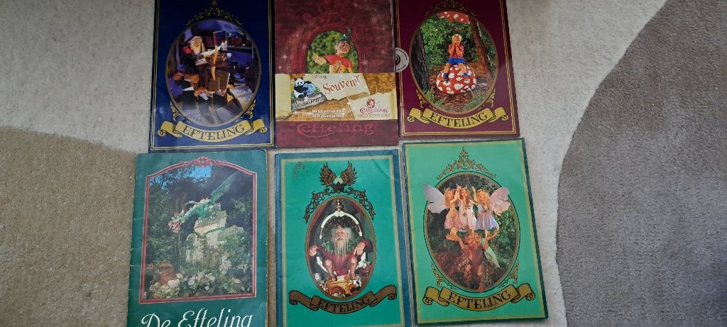Efteling jaarboekjes, souvenirboekjes., Ophalen of Verzenden, Gebruikt