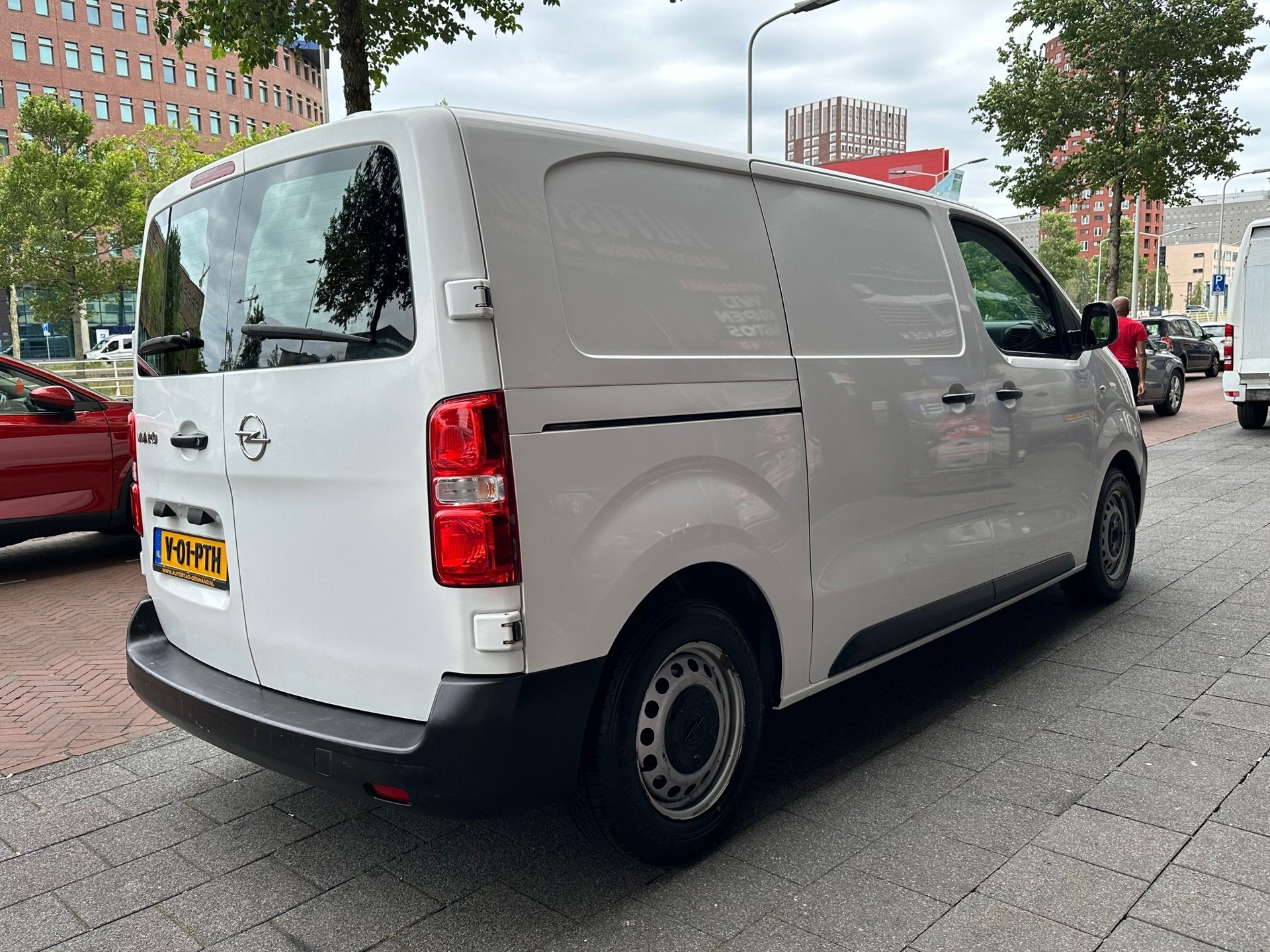 Opel VIVARO 1.5 CDTI L2H1 Edition Leer Airco, Auto's, Bestelauto's, 1556 kg, Gebruikt, Euro 6, Wit