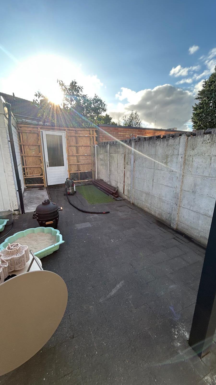 Gratis af te halen: ca. 28 m² betontegels 20x30x6 cm, Tuin en Terras, Tegels en Klinkers, Ophalen, Gebruikt, 10 m² of meer, Beton