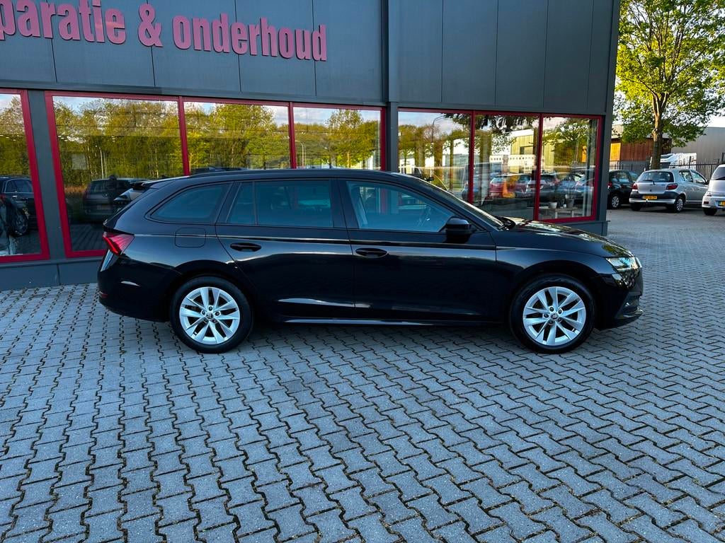Skoda OCTAVIA / COMBI 2.0 TDI / KEYL / LED / TREKHAAK / DEAL, Auto's, Skoda, Gebruikt, Euro 6, 116 pk, Zwart