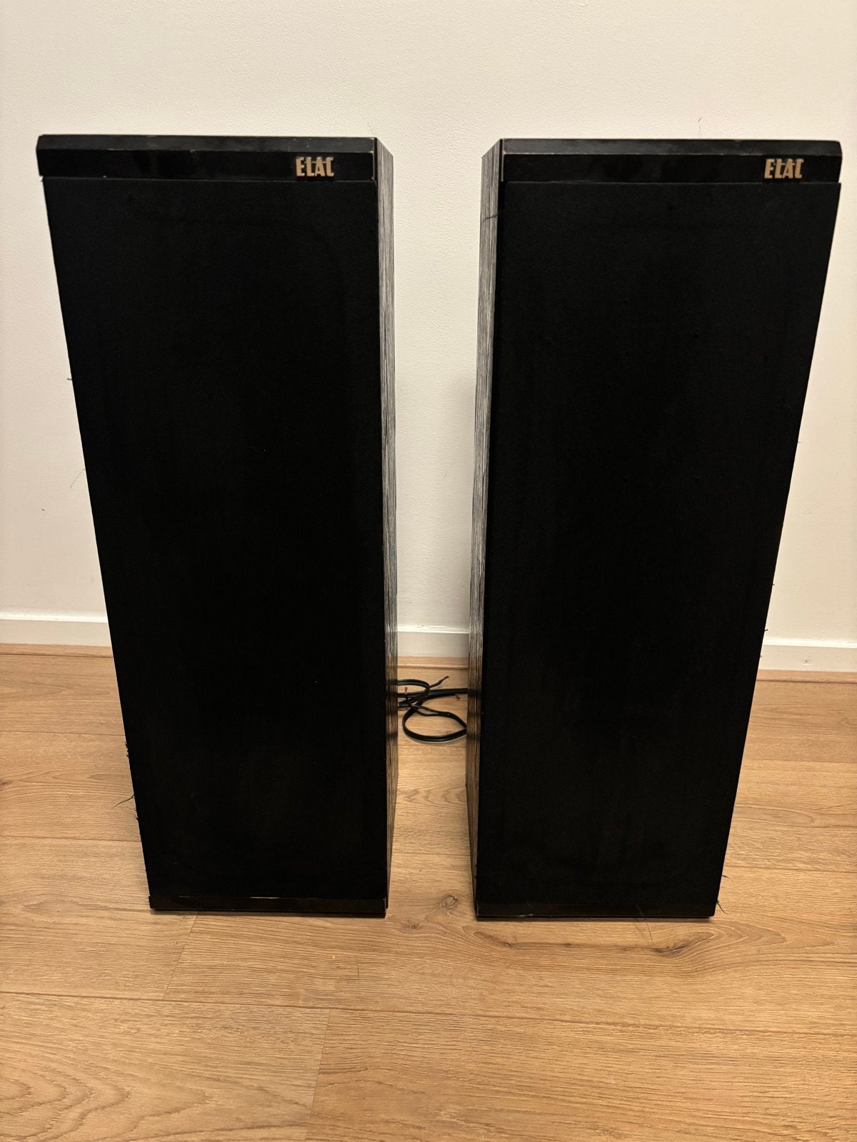 ELAC 8880 Vloerstaande Luidsprekers - 80/100 Watt, Vloerstaande luidspreker, Gebruikt, Inclusief kabels, 60 tot 120 watt