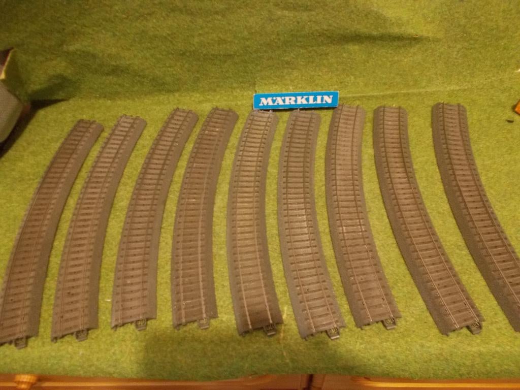 9 x Marklin 24330 C rails of 14 x 24130 Verzenden kan ook, Hobby en Vrije tijd, Modeltreinen | H0, Ophalen, Wisselstroom, Rails
